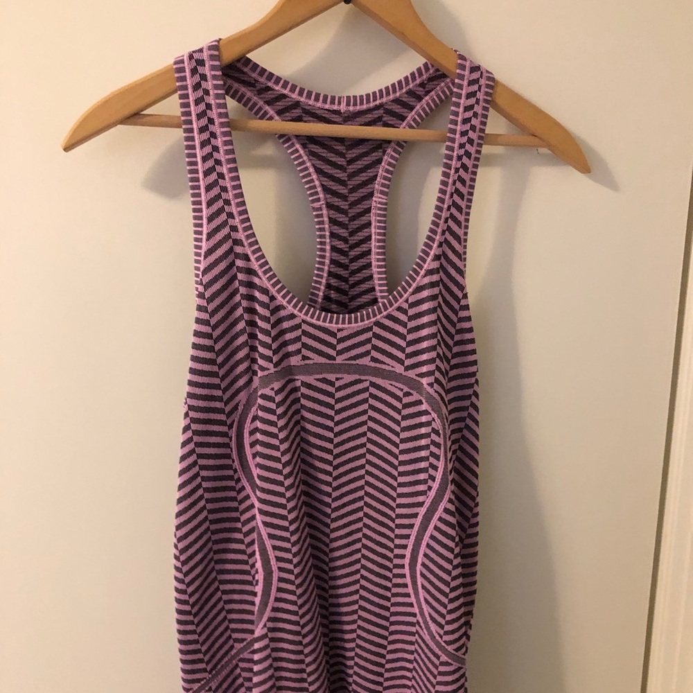 Lululemon workout tank!